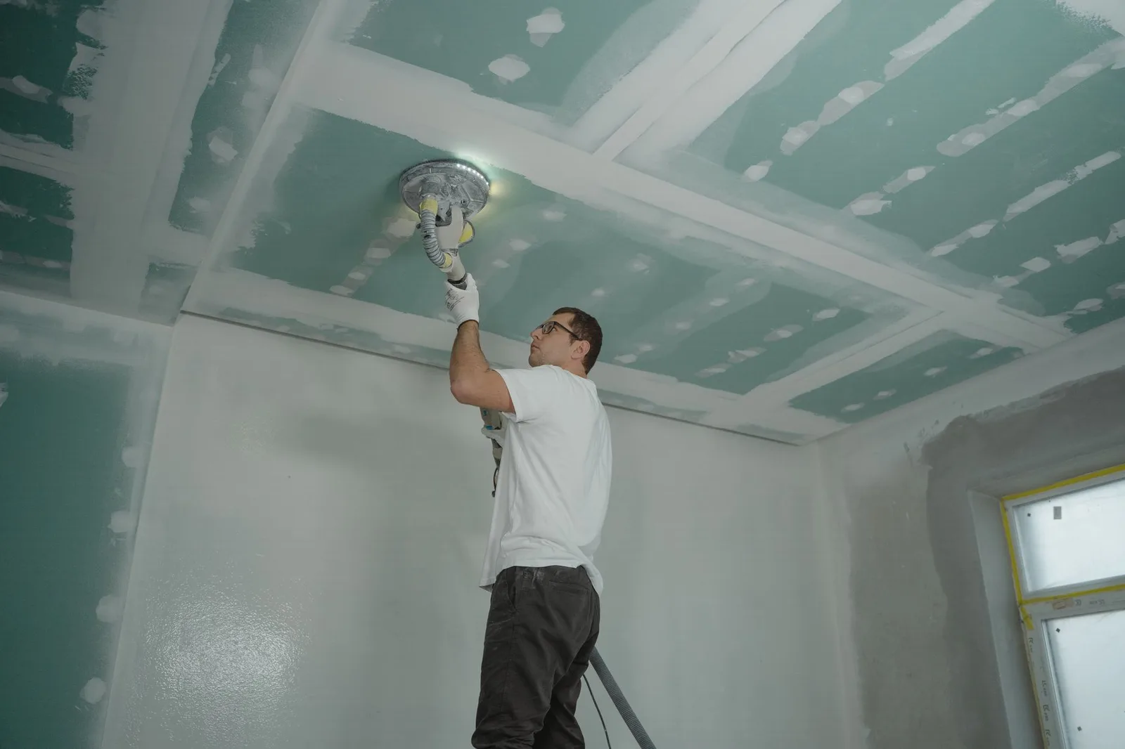 Water damage repair service in Oxnard, CA
